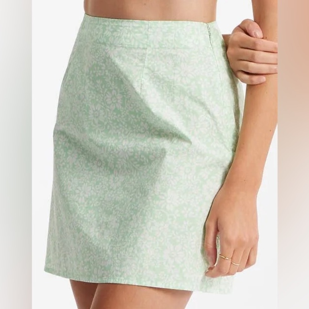 Billabong Tropic Sun Skirt in Honey Dew Mini A-Line Floral